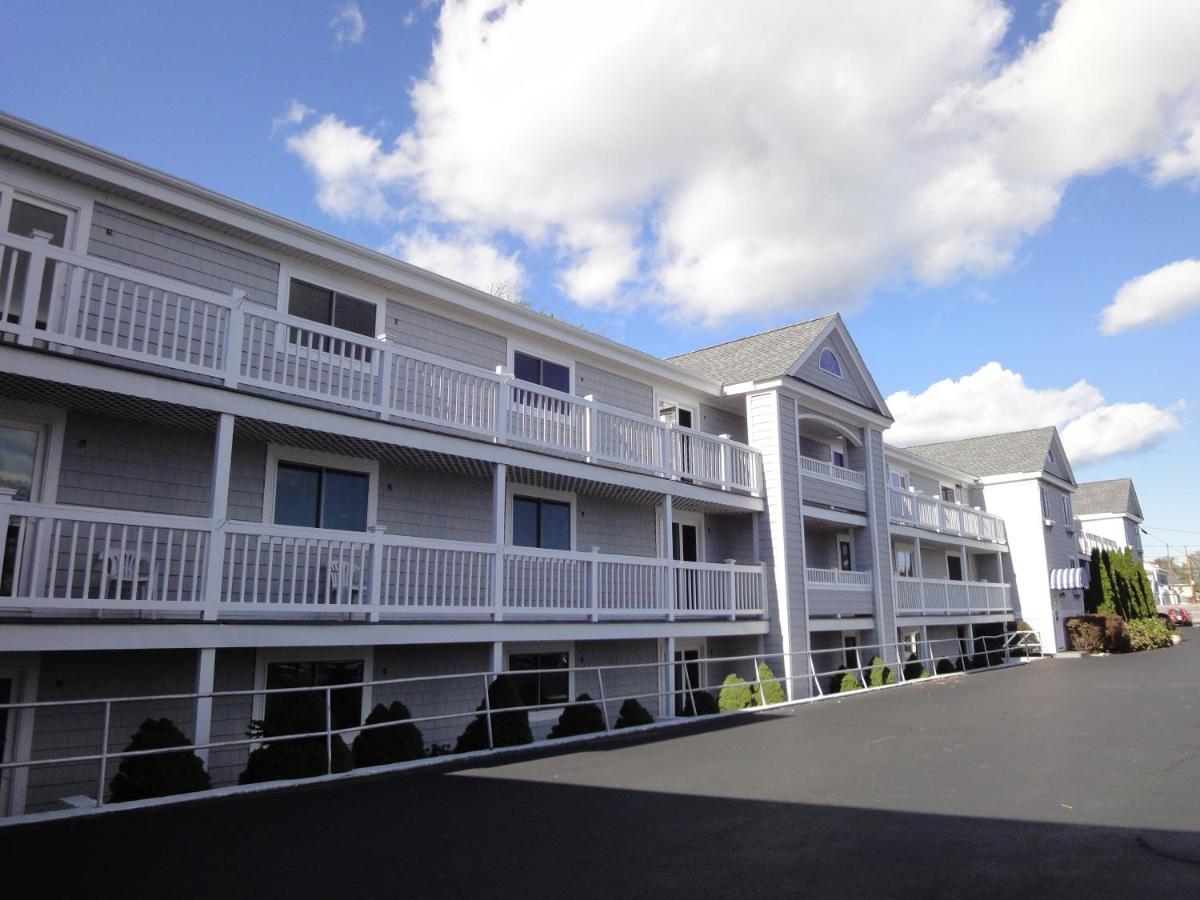 | Hyannis Travel Inn