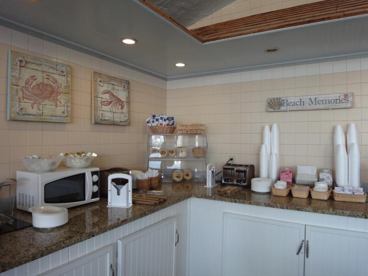 | Hyannis Travel Inn