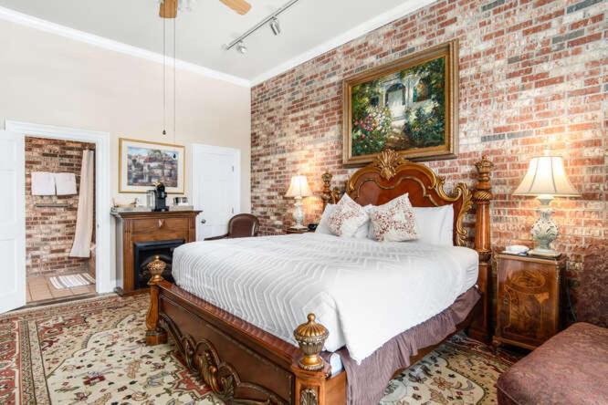  | Old Brick Inn