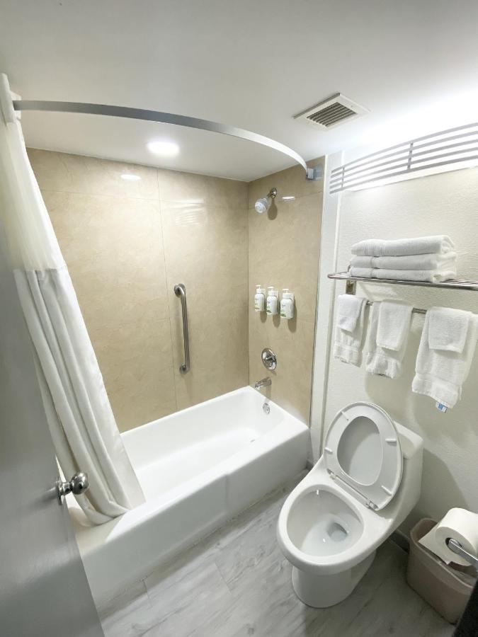 Exterior King Room - Non-Smoking at Ramada by Wyndham Tuscaloosa