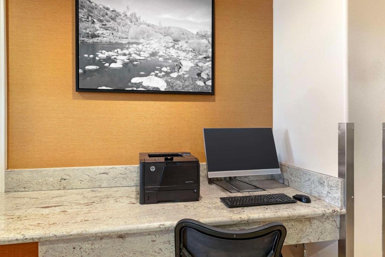 | Best Western Plus Country Park Hotel