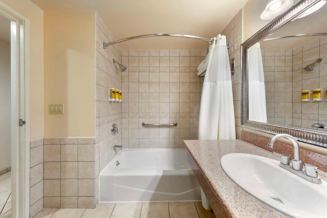 | Best Western Plus Country Park Hotel