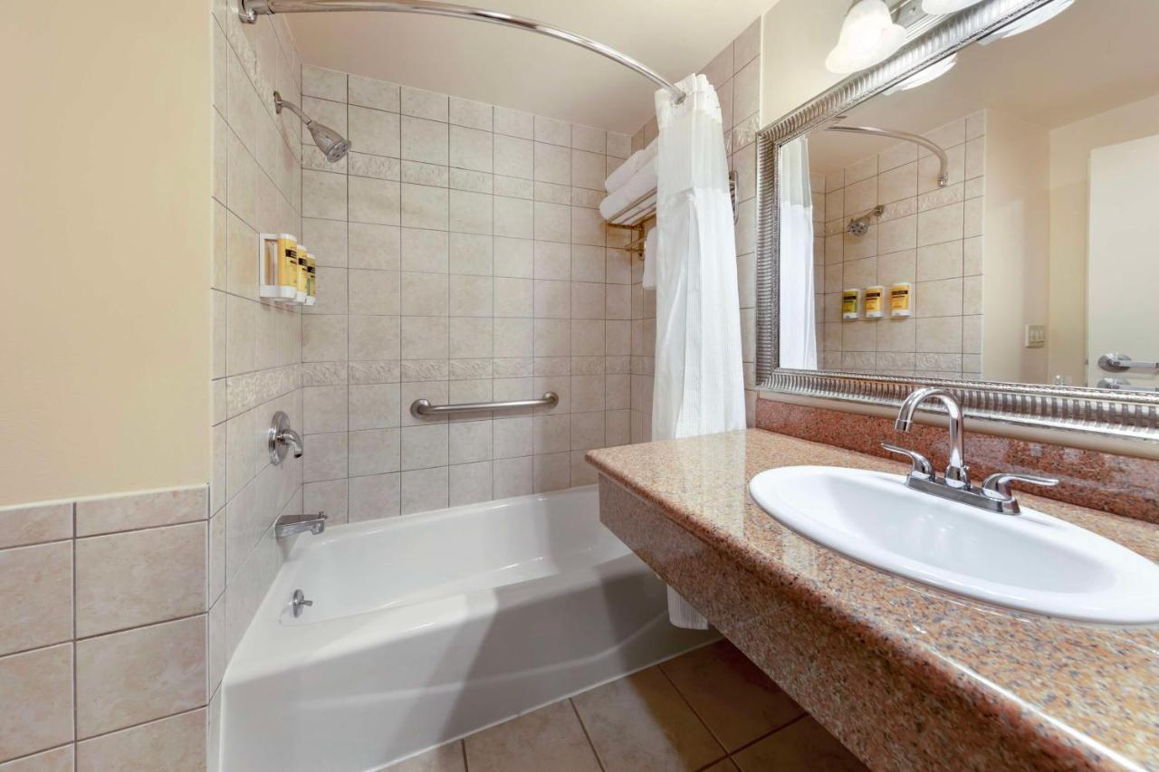 | Best Western Plus Country Park Hotel