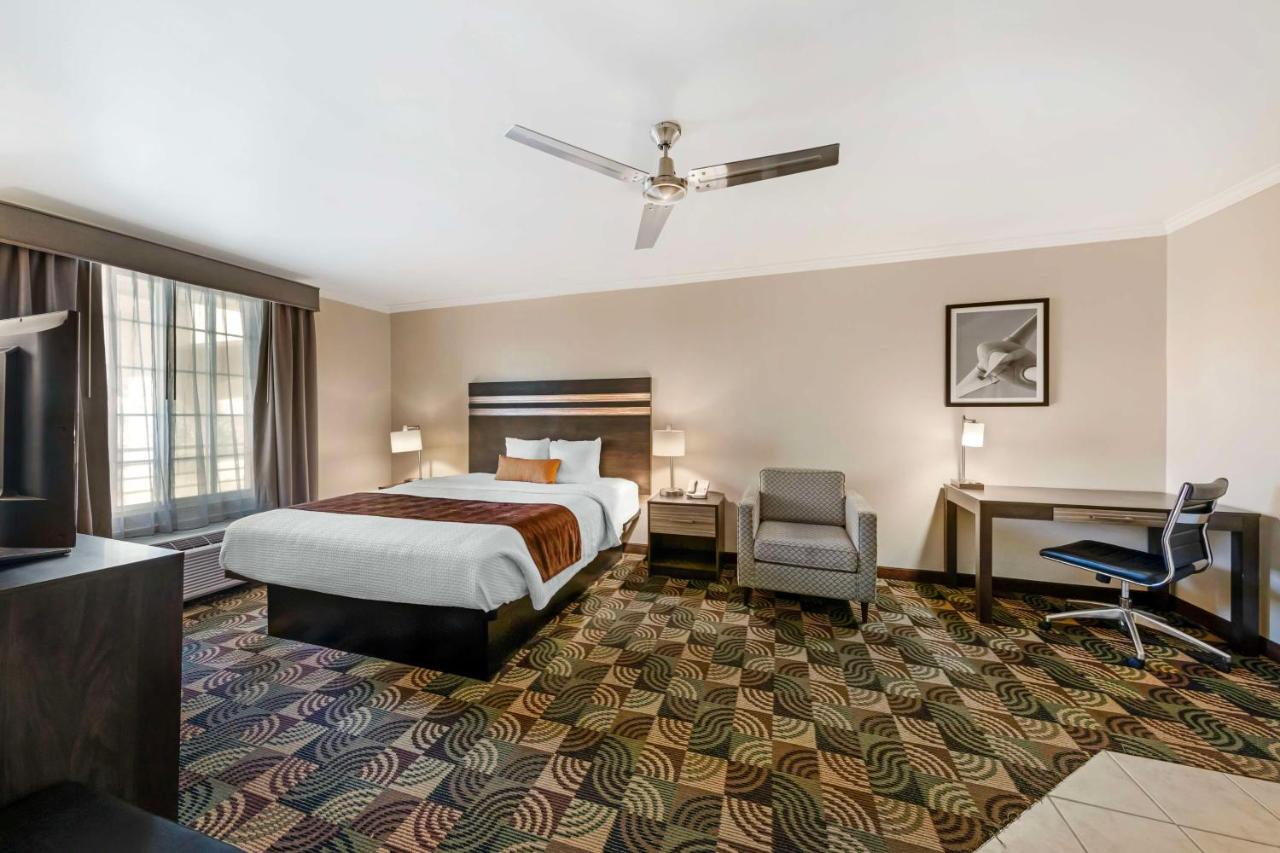 | Best Western Plus Country Park Hotel