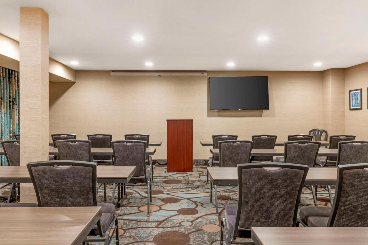 | Best Western Plus Oceanside Palms