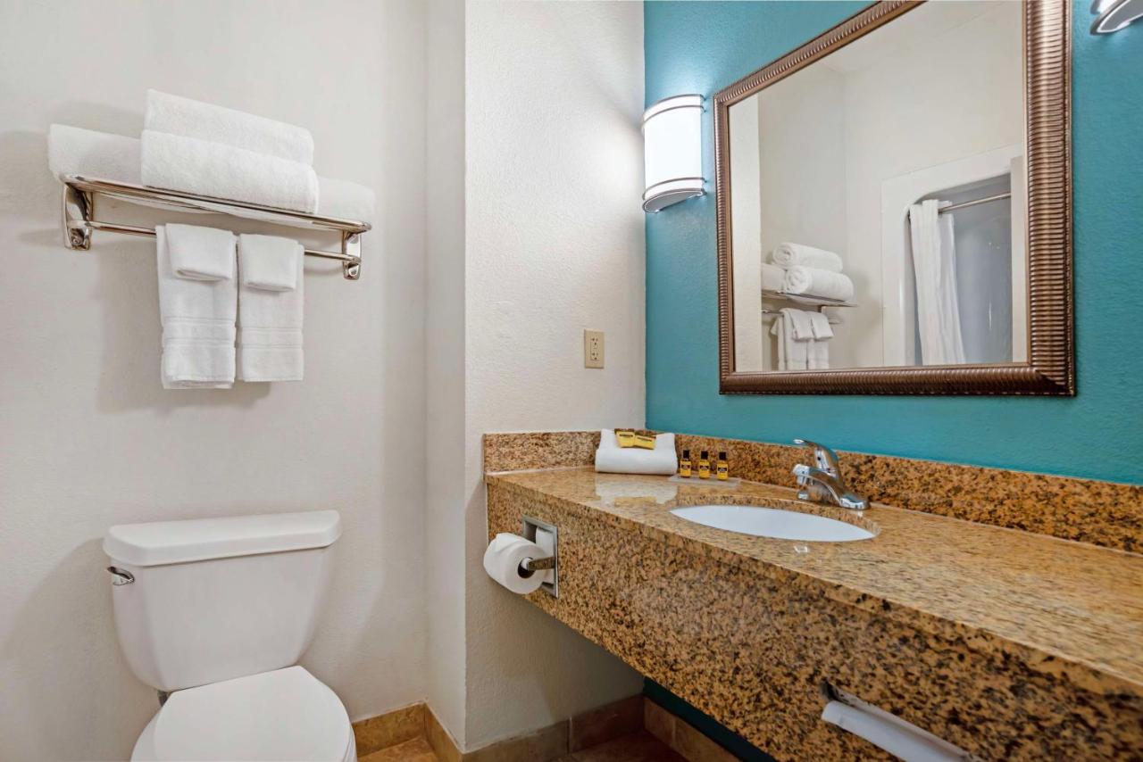 Queen Room with Two Queen Beds - Non-Smoking at Best Western Plus Blue Angel Inn