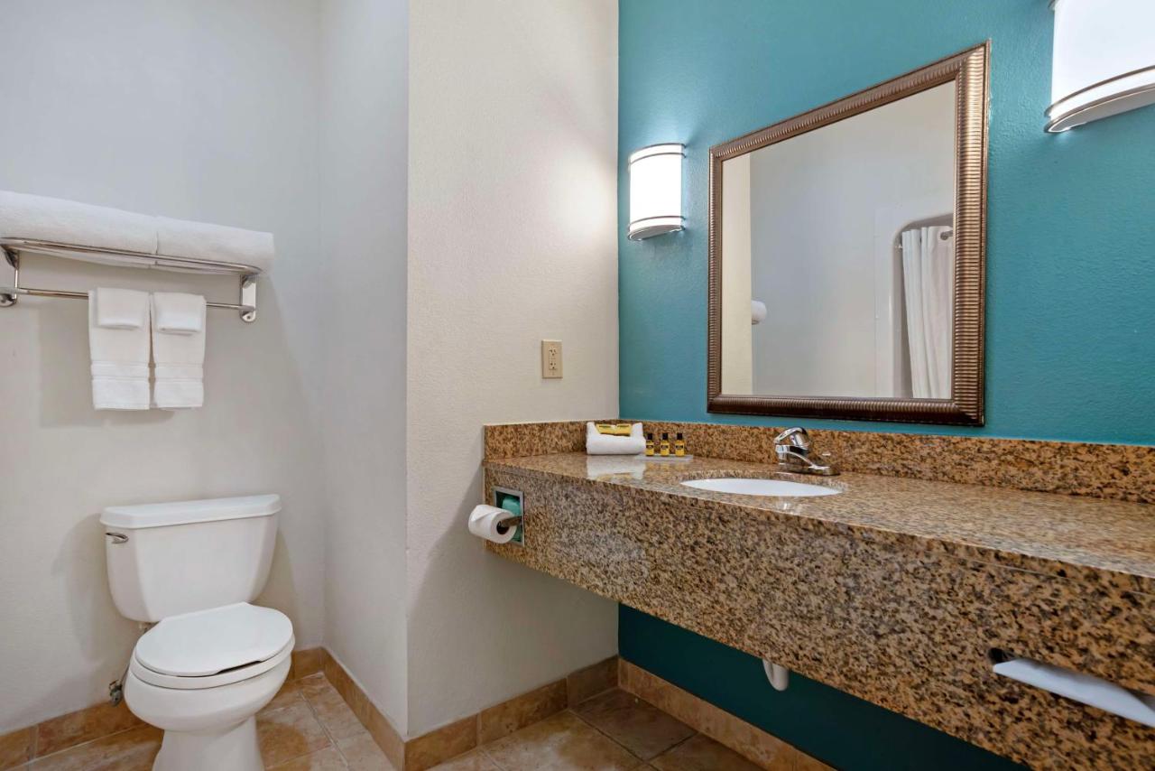  | Best Western Plus Blue Angel Inn