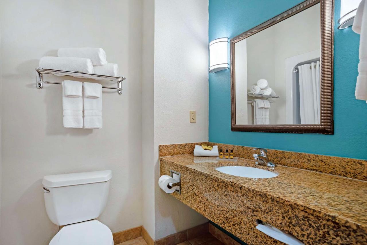  | Best Western Plus Blue Angel Inn