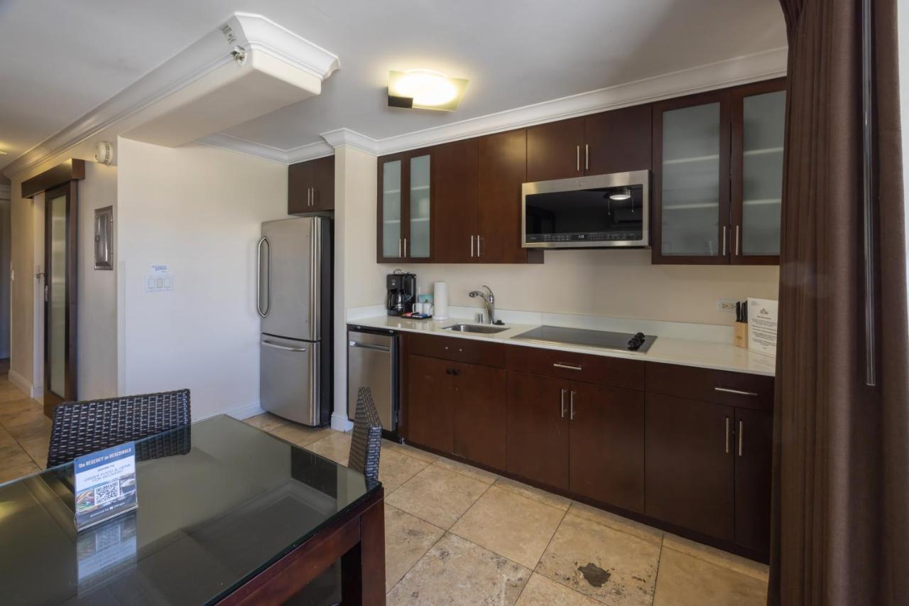 2 Bedroom City View at Regency on Beachwalk Waikiki by OUTRIGGER
