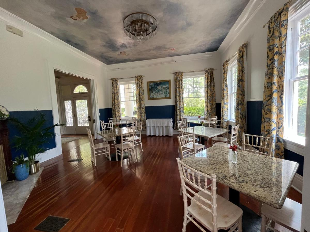 | Historic Michabelle Inn