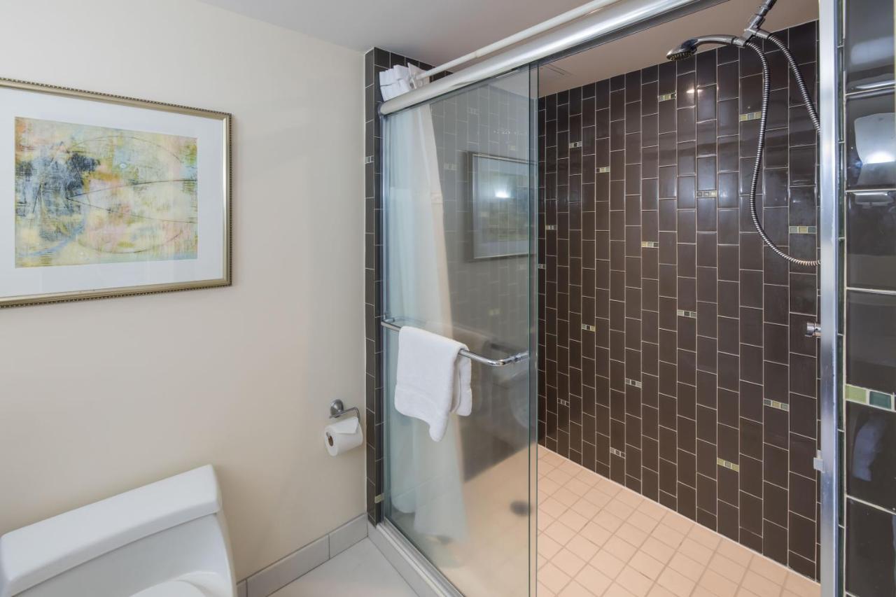 1 Bedroom City View at Regency on Beachwalk Waikiki by OUTRIGGER