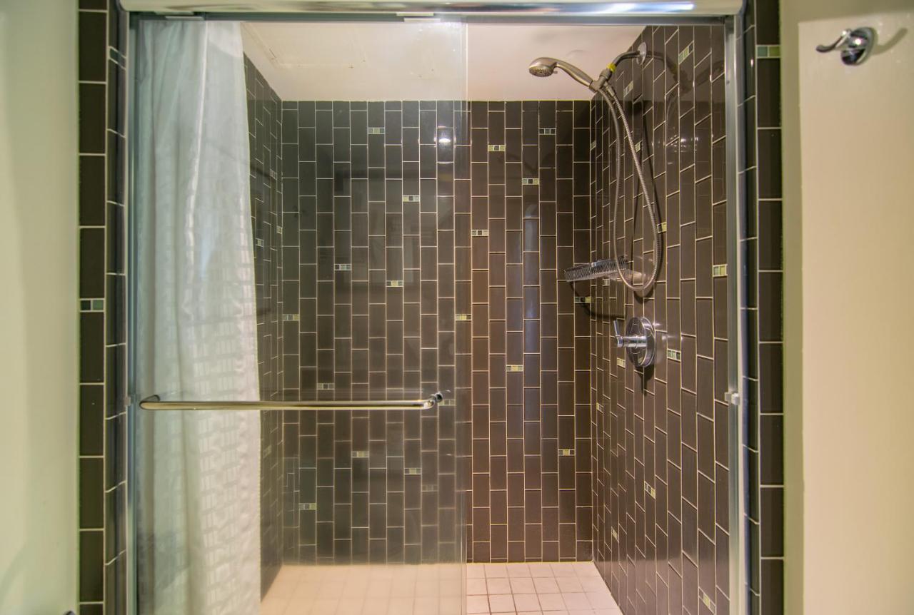 2 Bedroom Partial Ocean View at Regency on Beachwalk Waikiki by OUTRIGGER