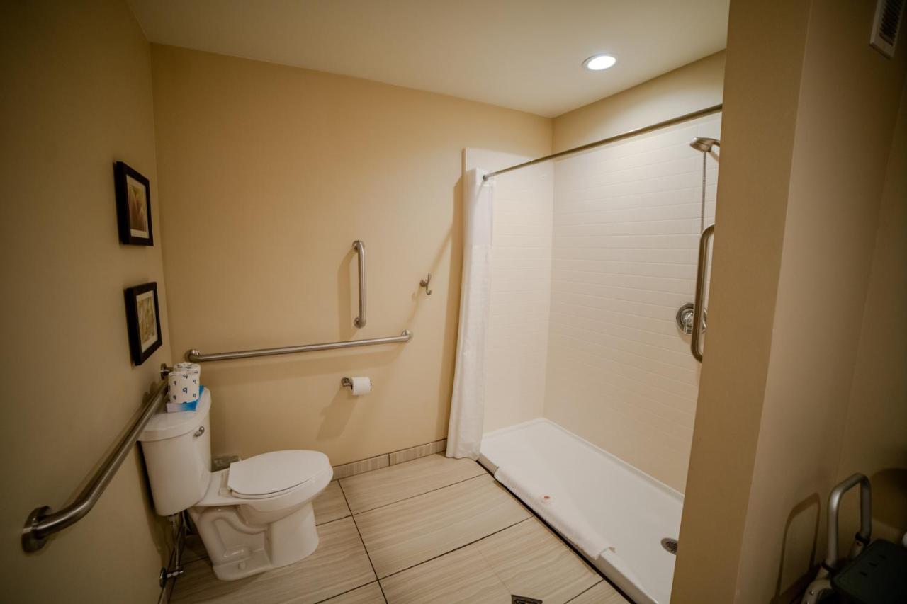King Suite - Accessible/Non-Smoking at Comfort Suites University