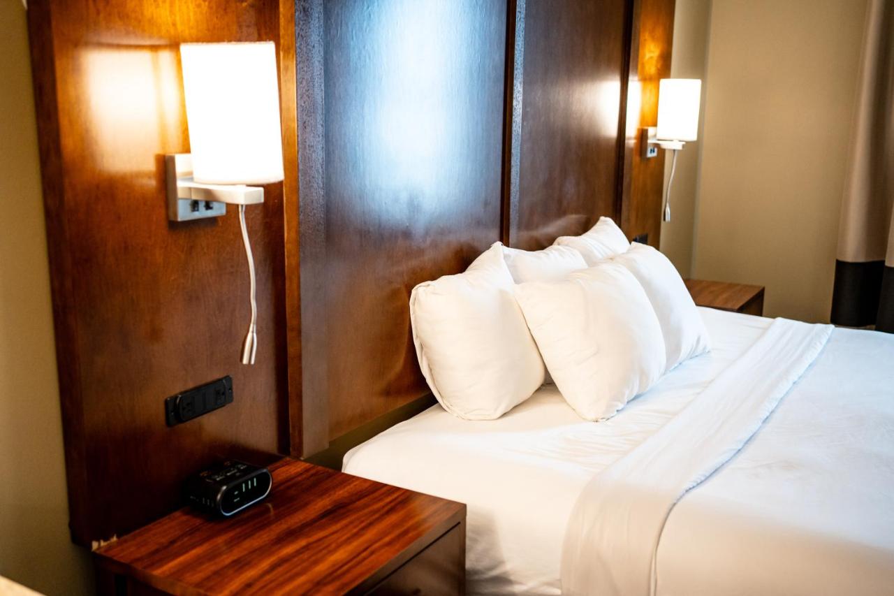 King Suite - Accessible/Non-Smoking at Comfort Suites University