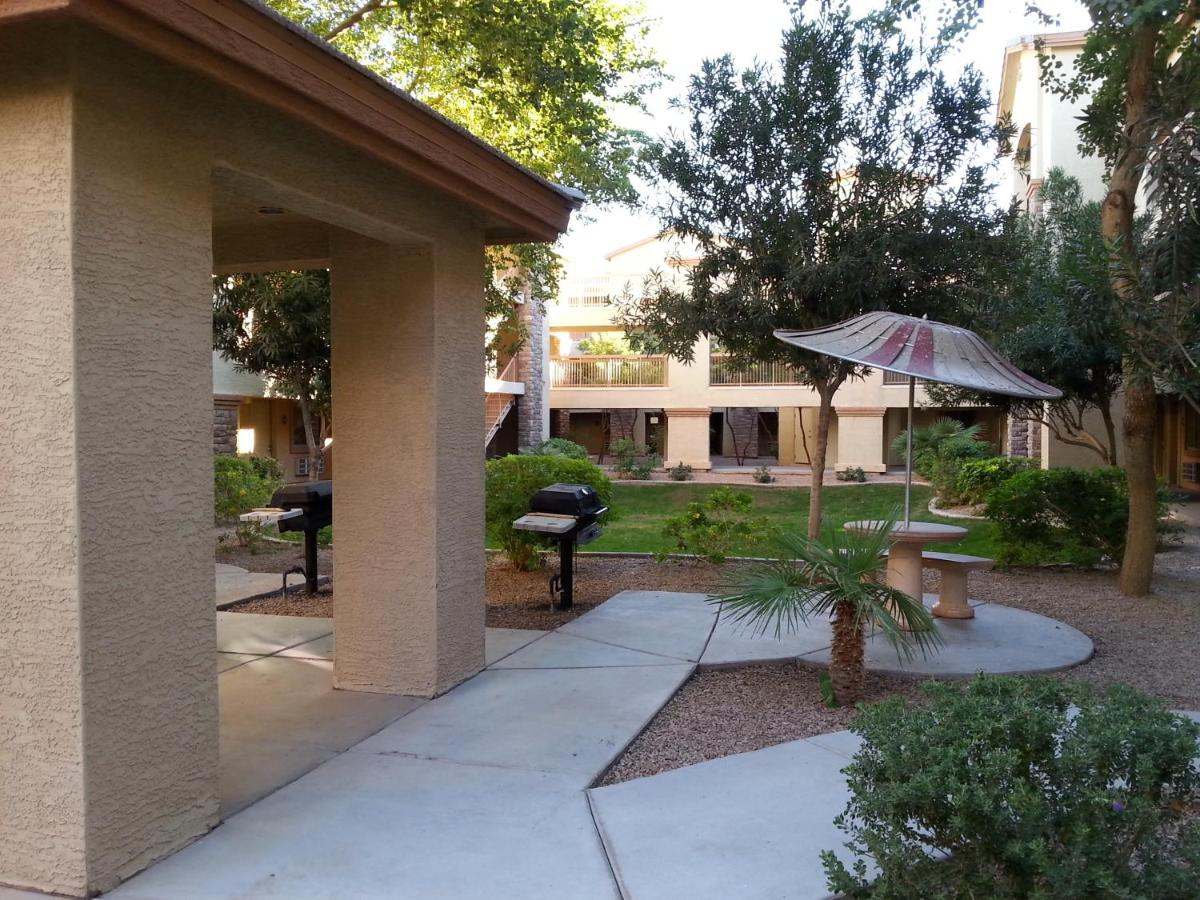 Queen Studio at Siegel Select Casa Grande