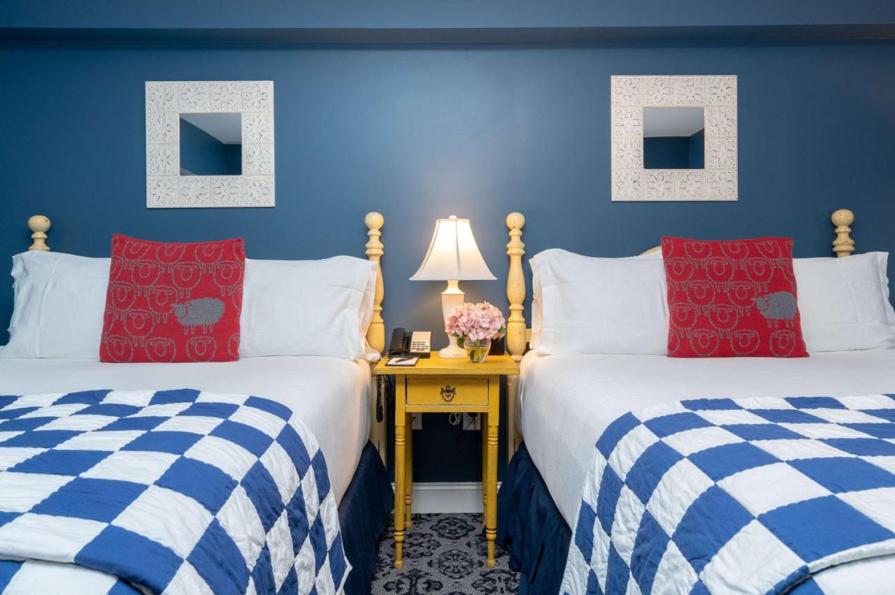 Deluxe Double Queen Room at The Kendall Hotel at the Engine 7 Firehouse