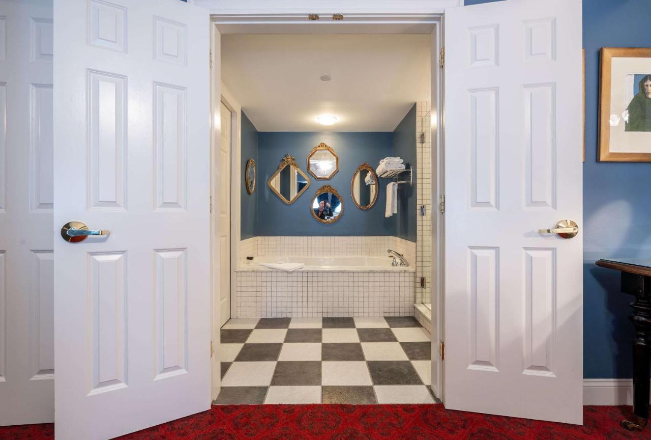 | The Kendall Hotel