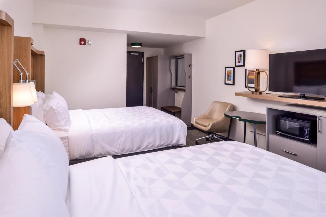 Twin Room - Mobility Access at Holiday Inn Detroit Northwest - Livonia, an IHG Hotel
