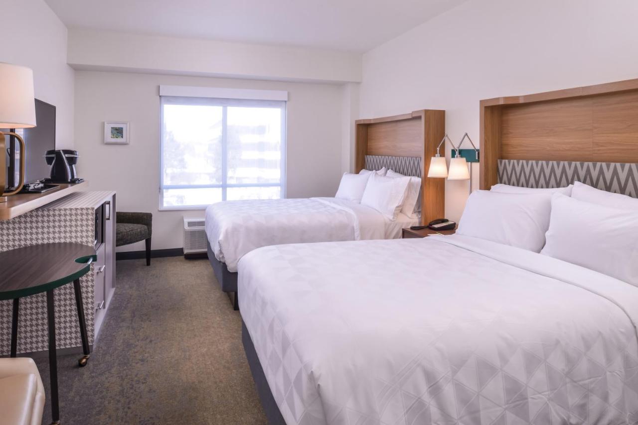 Twin Room - Mobility Access at Holiday Inn Detroit Northwest - Livonia, an IHG Hotel