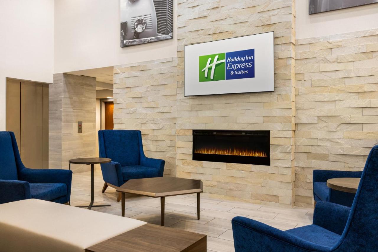 | Holiday Inn Express and Suites Indianapolis W- Airport Area, an IHG Hotel