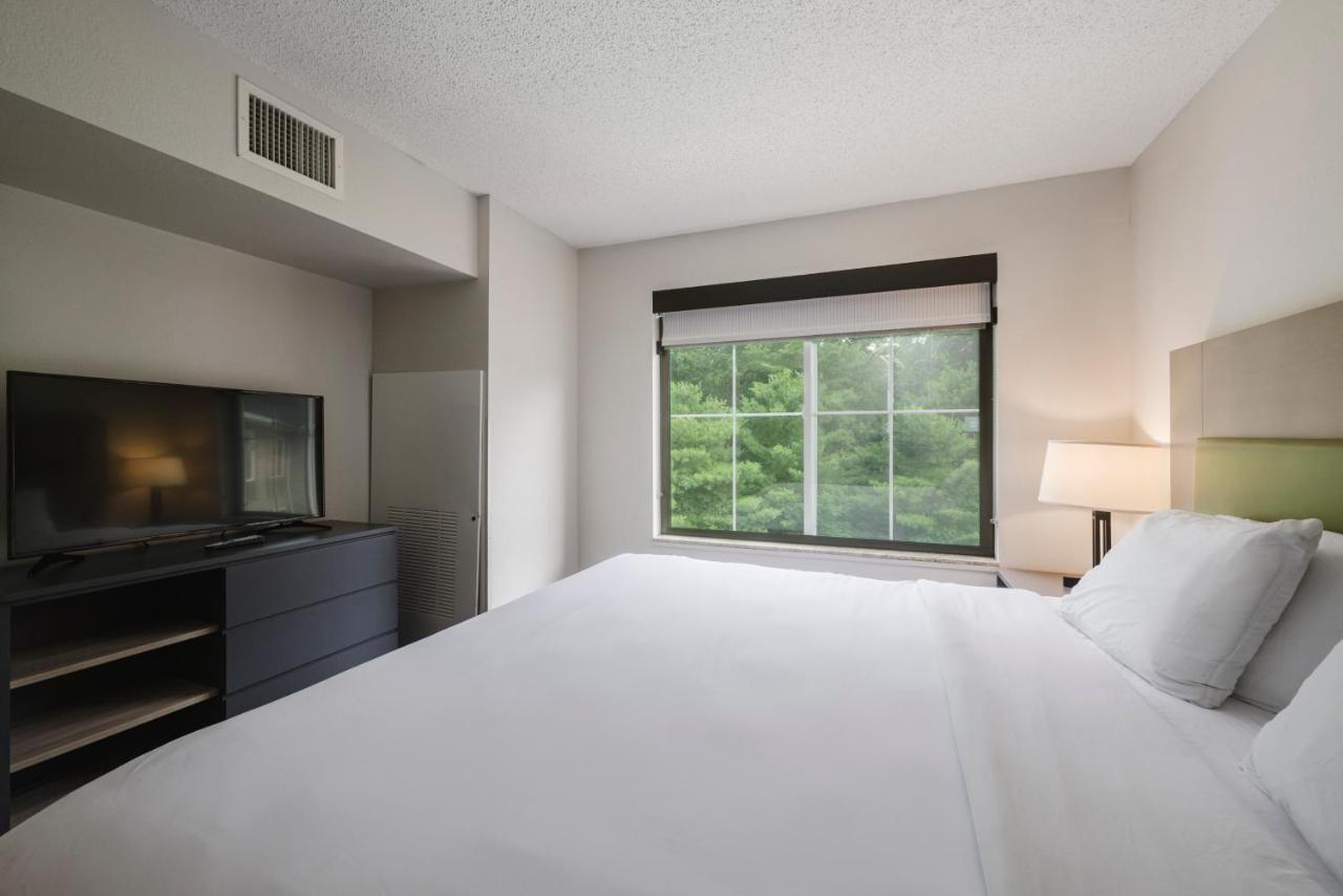 One-Bedroom King Suite - Non-Smoking at Country Inn & Suites by Radisson, Lake George (Queensbury), NY