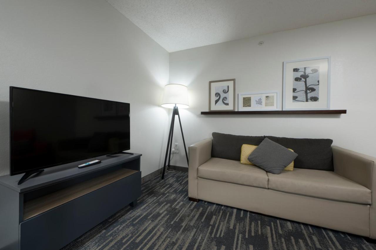 | Country Inn & Suites by Radisson Lake George