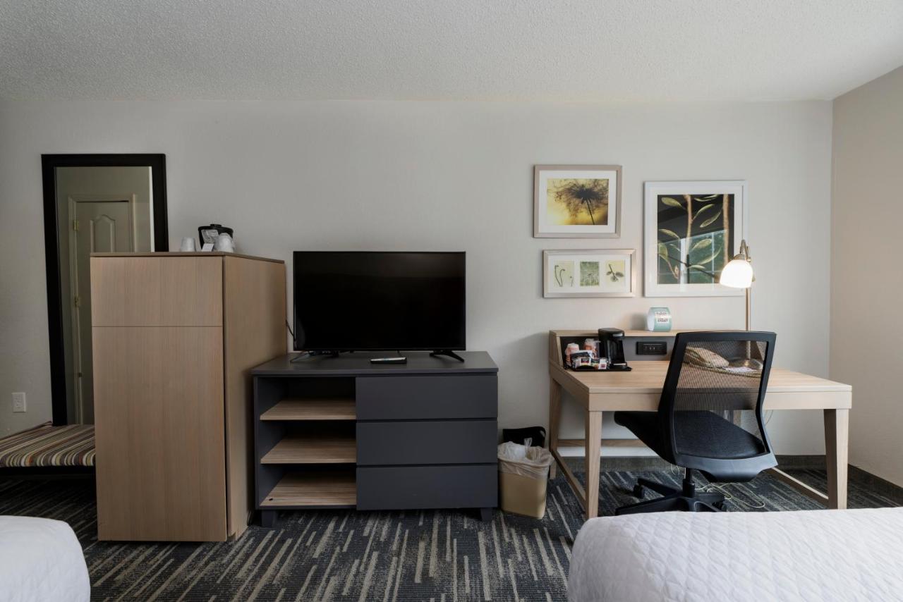 King Room - Disability Access at Country Inn & Suites by Radisson, Lake George (Queensbury), NY