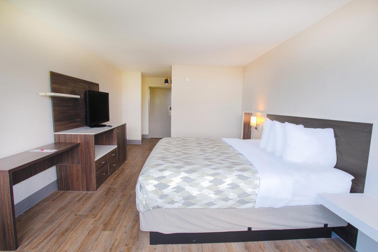 | Ramada by Wyndham Winston-Salem