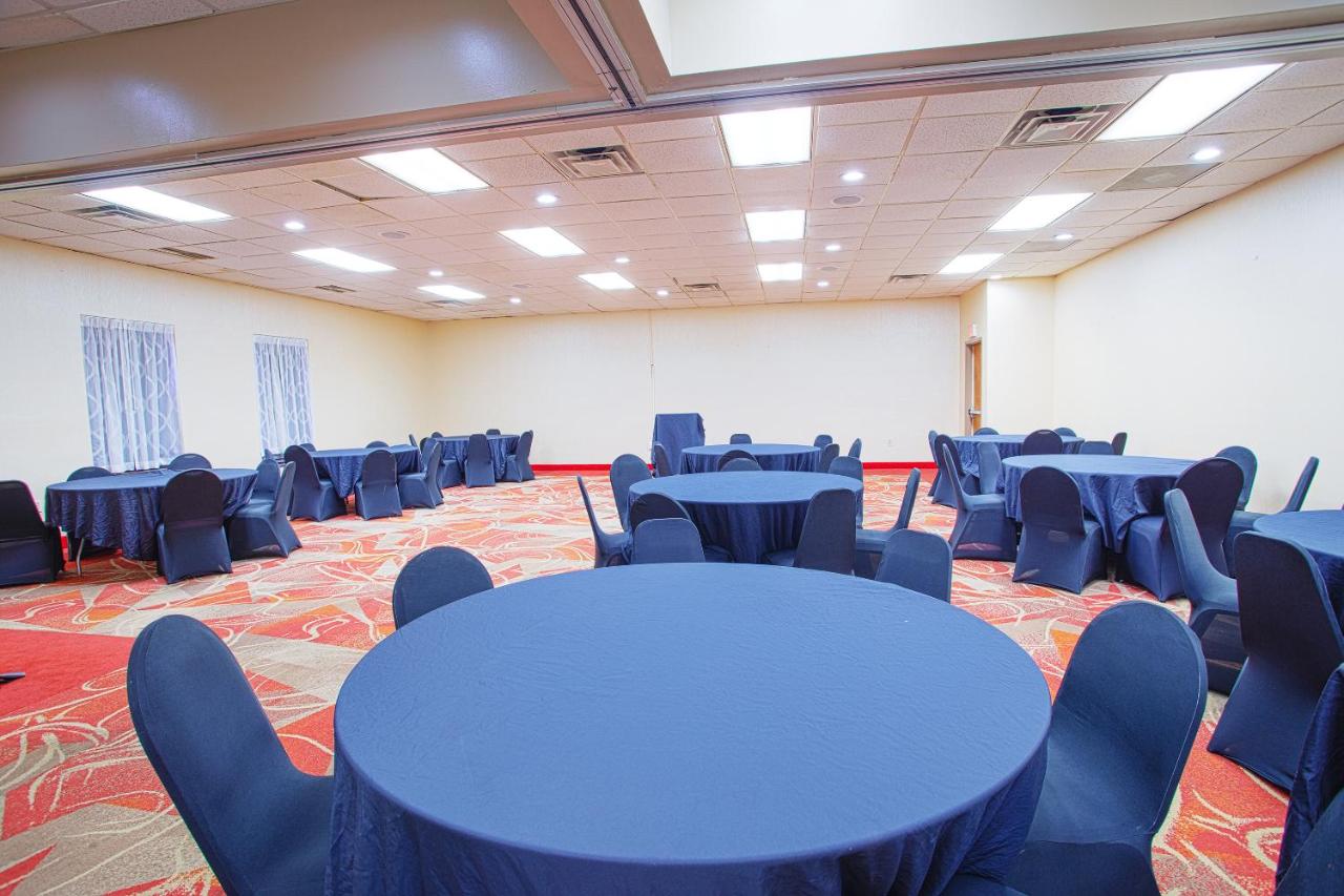 | Ramada by Wyndham Winston-Salem