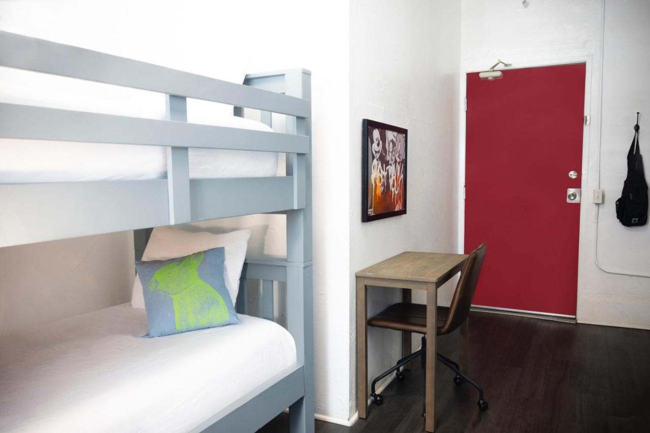 Family Room with Shared Bathroom at AMERICAN HOTEL LOS ANGELES