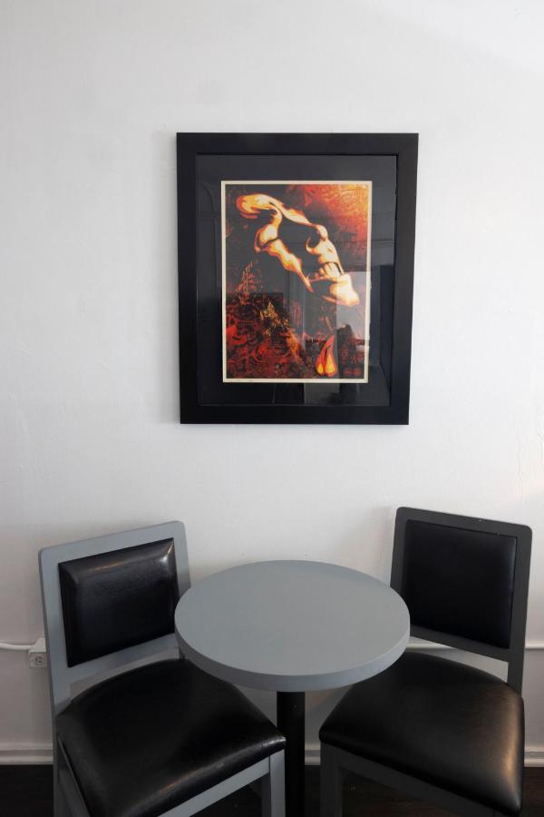 Family Room with Shared Bathroom at AMERICAN HOTEL LOS ANGELES