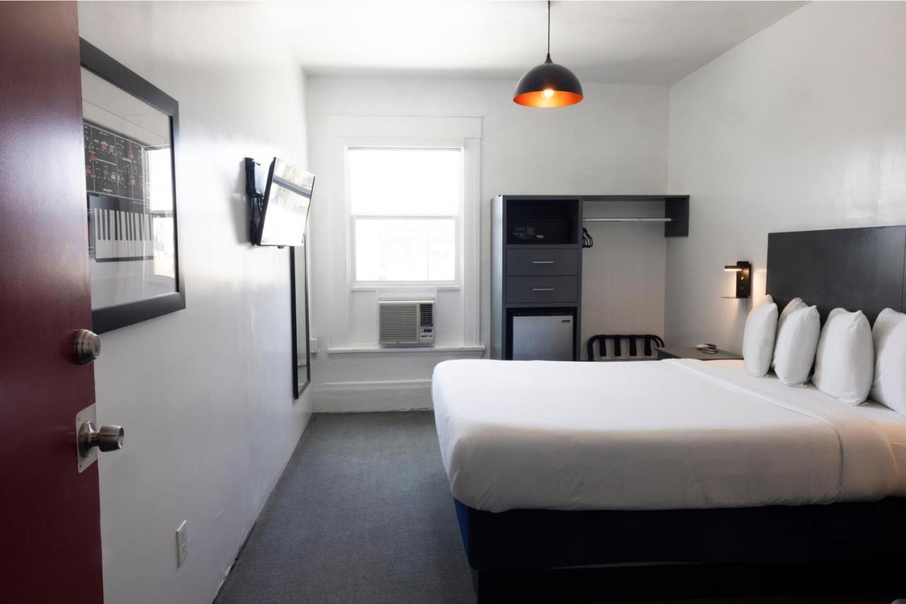 AMERICAN HOTEL LOS ANGELES