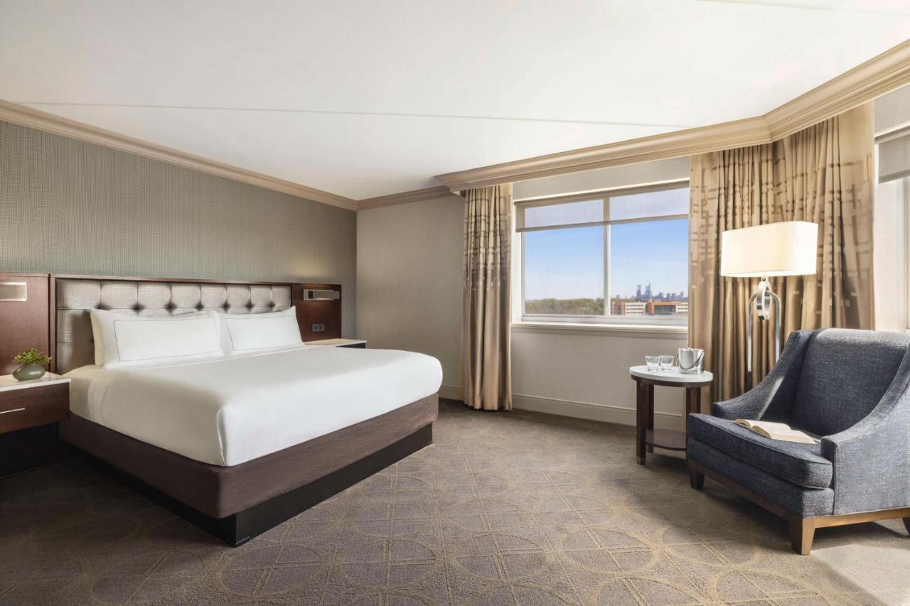 Superior King Room at Hilton Philadelphia City Avenue