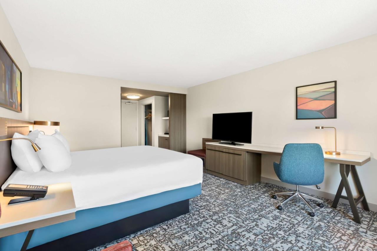 King Room at Hilton Garden Inn San Mateo