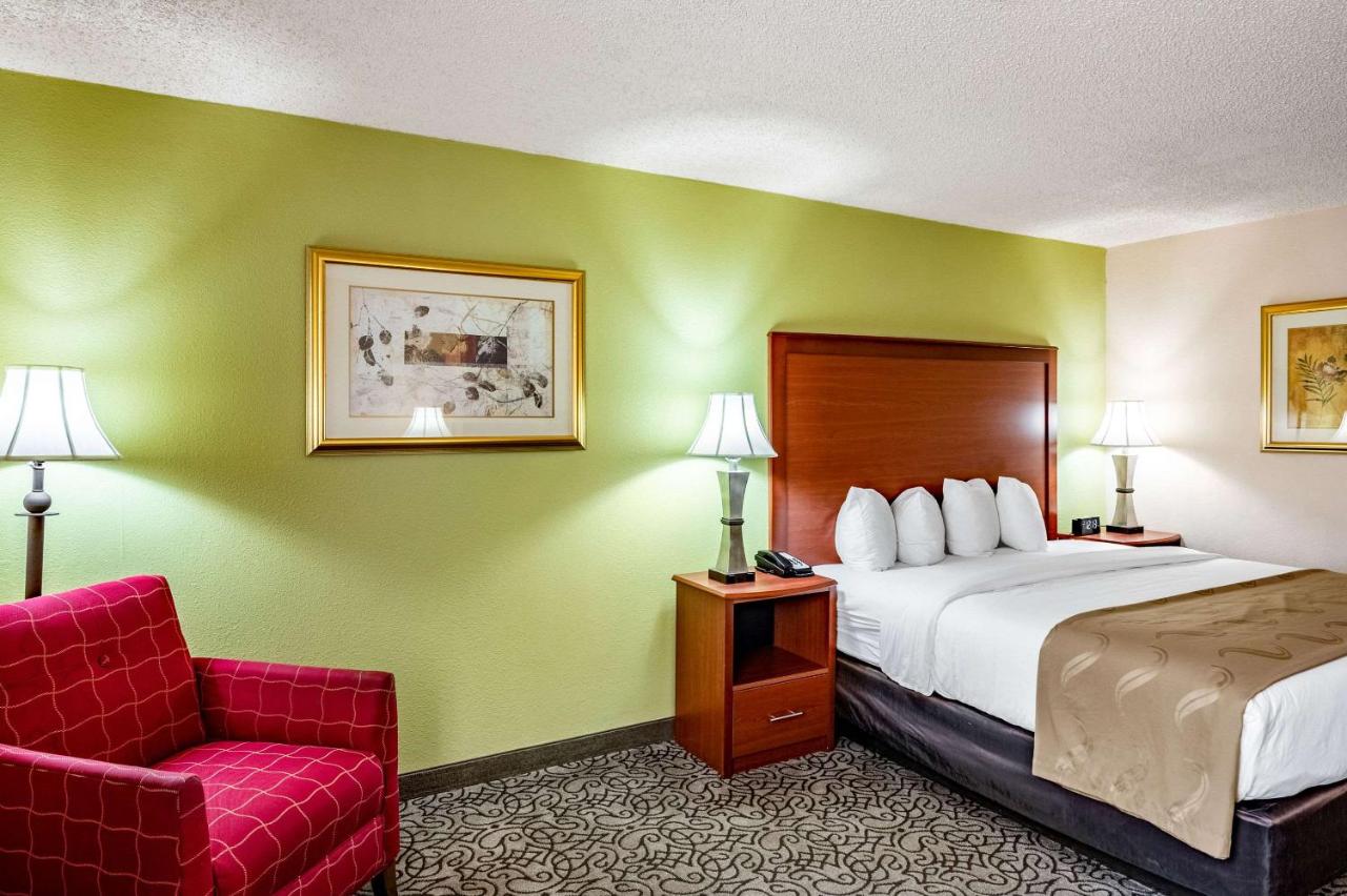 King Room - Non-Smoking at Quality Inn Trinidad