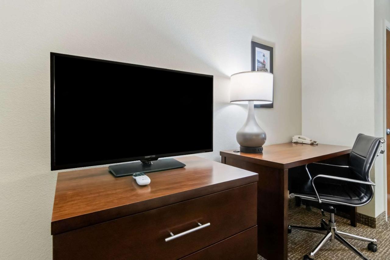 | Comfort Inn Hebron-Lowell Area