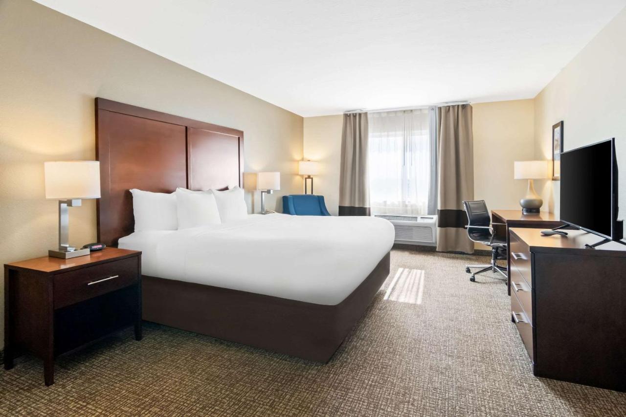 | Comfort Inn Hebron-Lowell Area