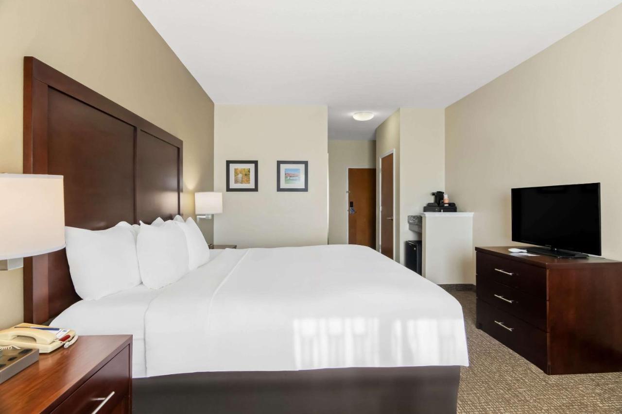 | Comfort Inn Hebron-Lowell Area