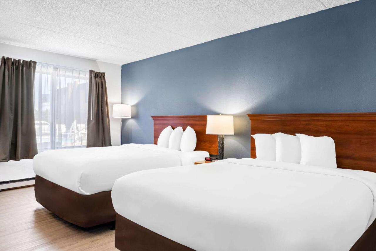 Double Room with Two Double Beds - Non-Smoking at Econo Lodge Billings