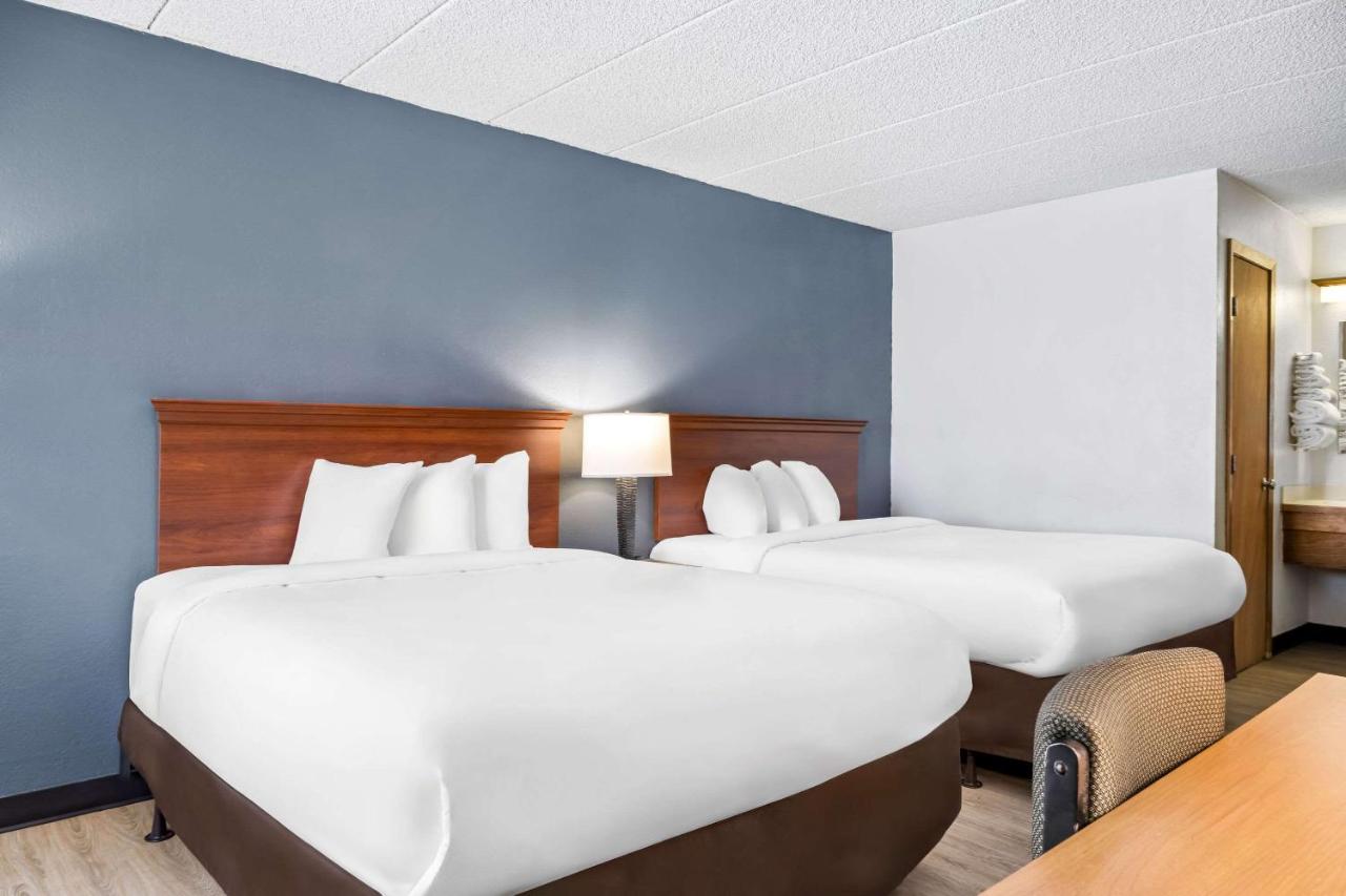 Double Room with Two Double Beds - Non-Smoking at Econo Lodge Billings