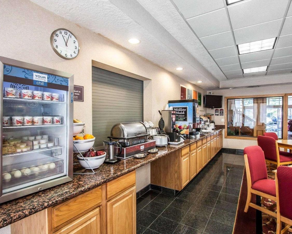 | Comfort Suites Clackamas