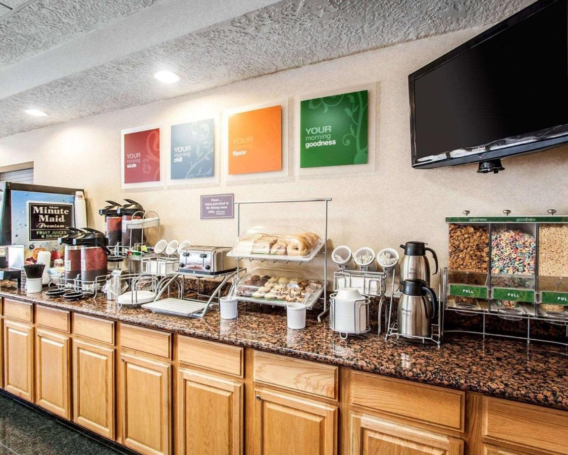 | Comfort Suites Clackamas