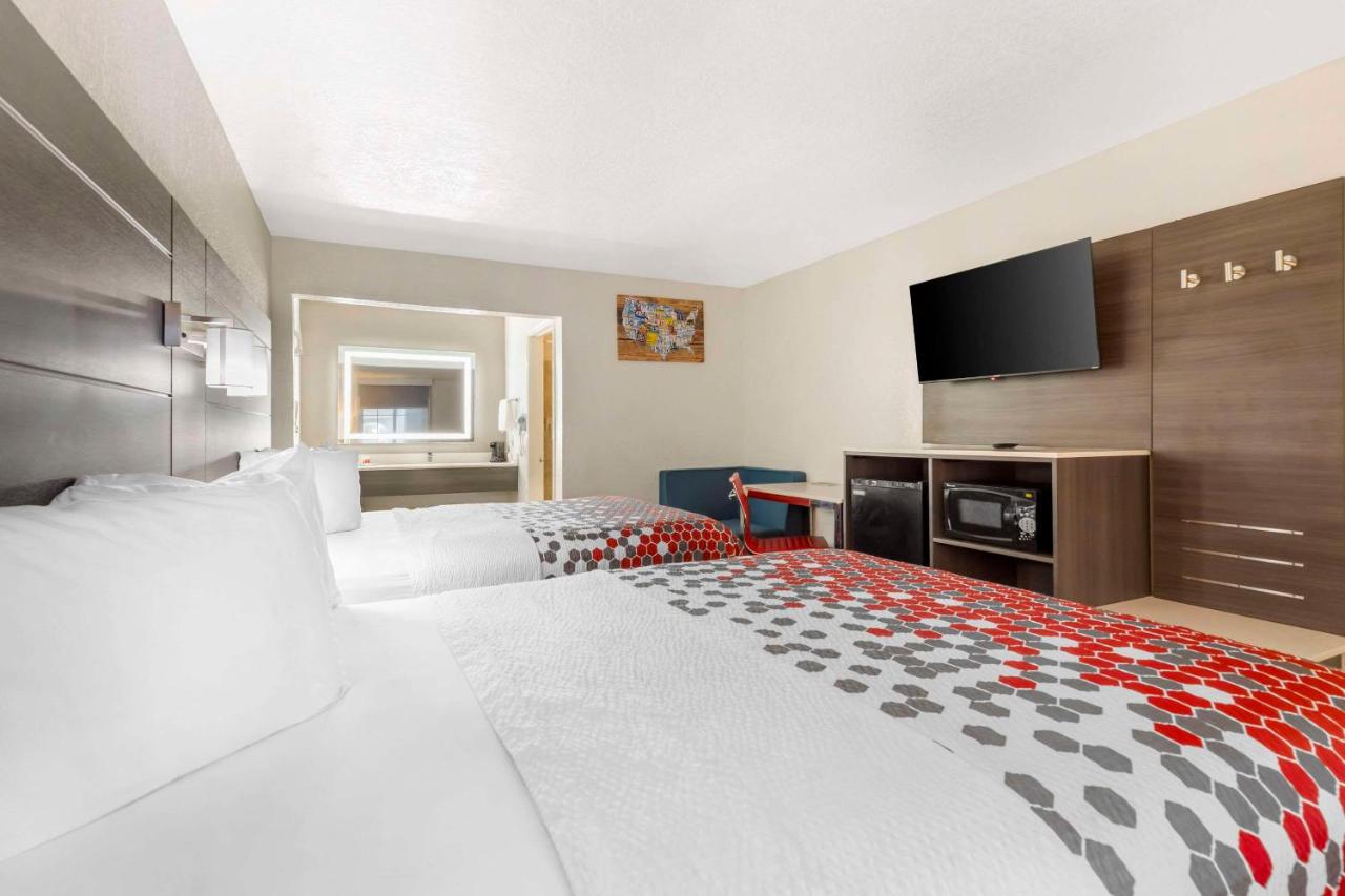 Queen Room with Two Queen Beds - Non-Smoking at Econo Lodge Inn & Suites Near Lackland AFB
