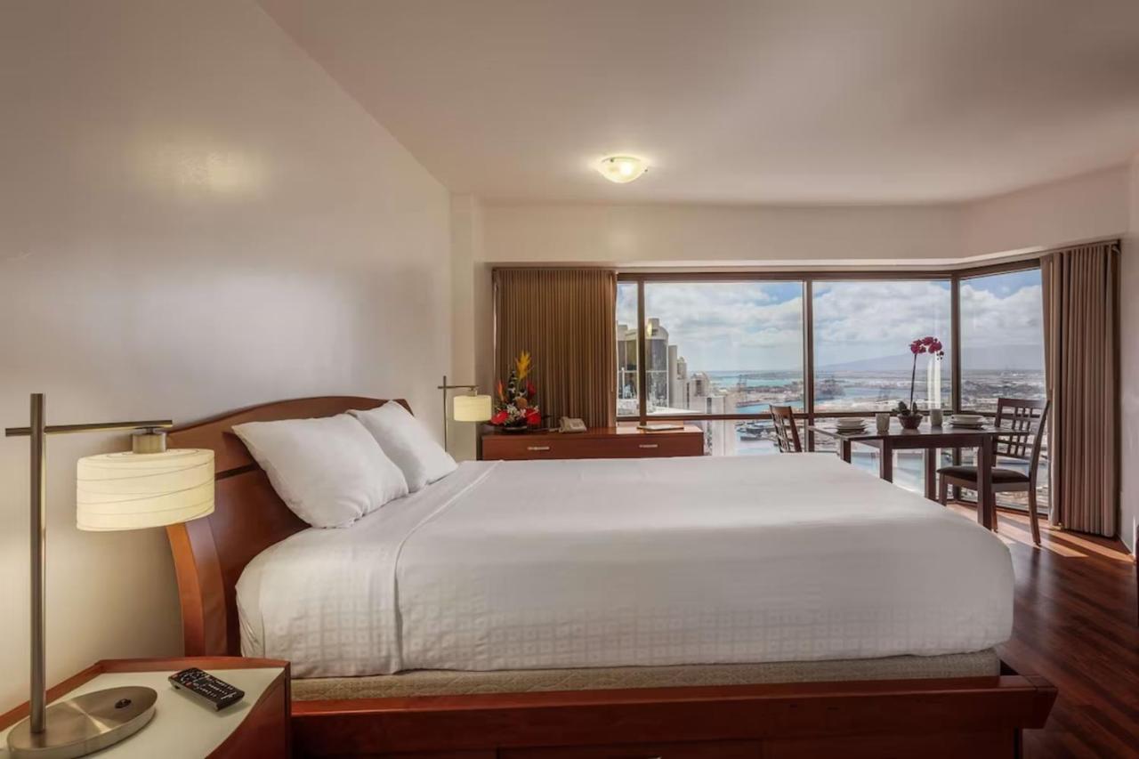 Suite with Ocean View at Aston at the Executive Centre Hotel