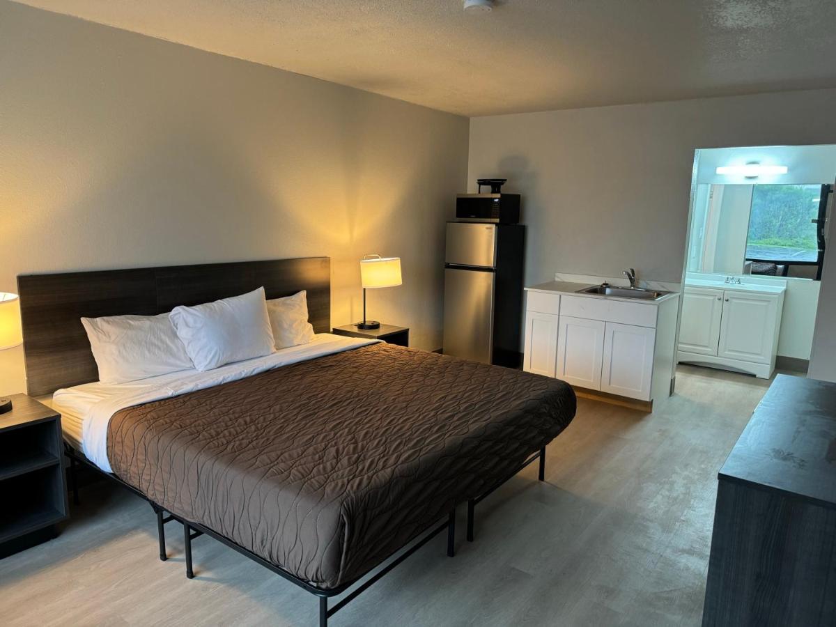  | Stayable Suites Jax West