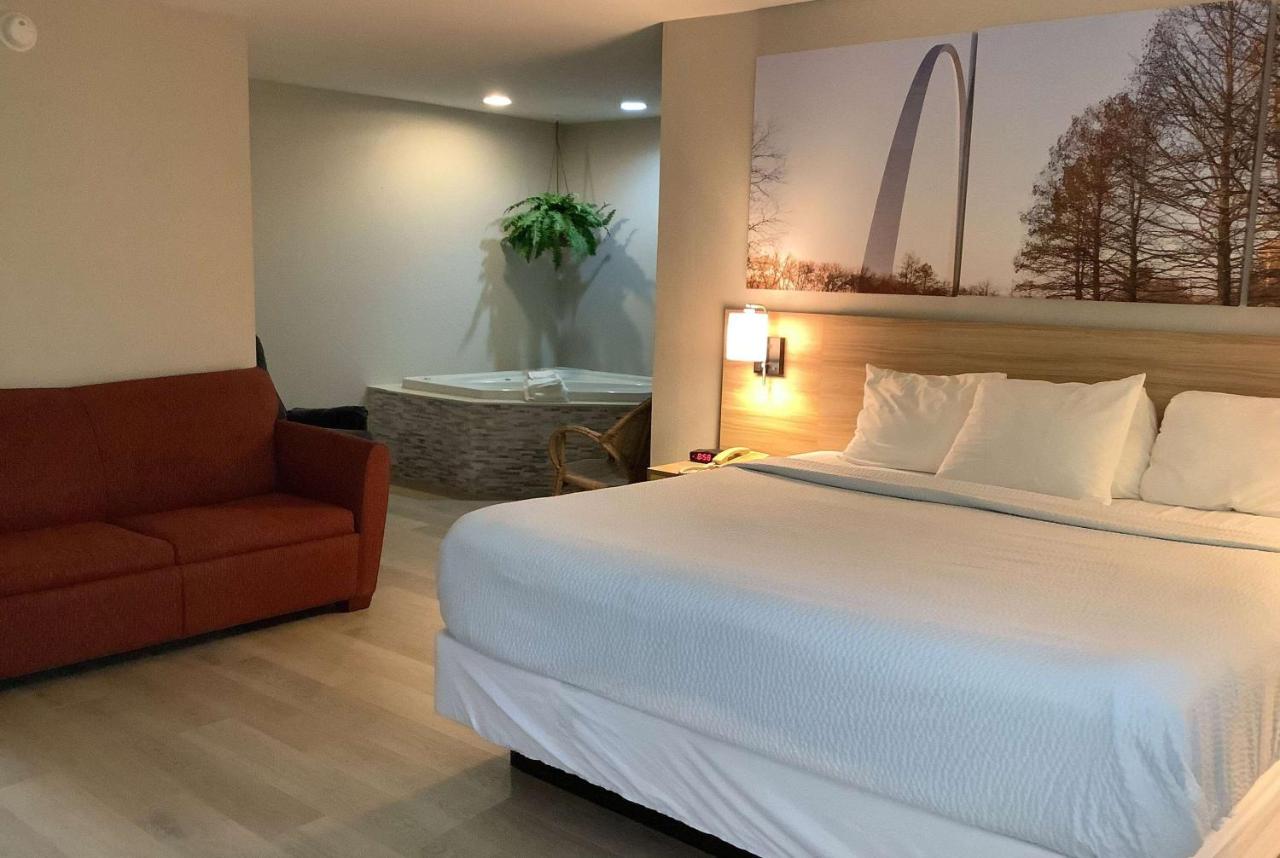 King Studio Suite - Non-Smoking at Days Inn by Wyndham Kingdom City
