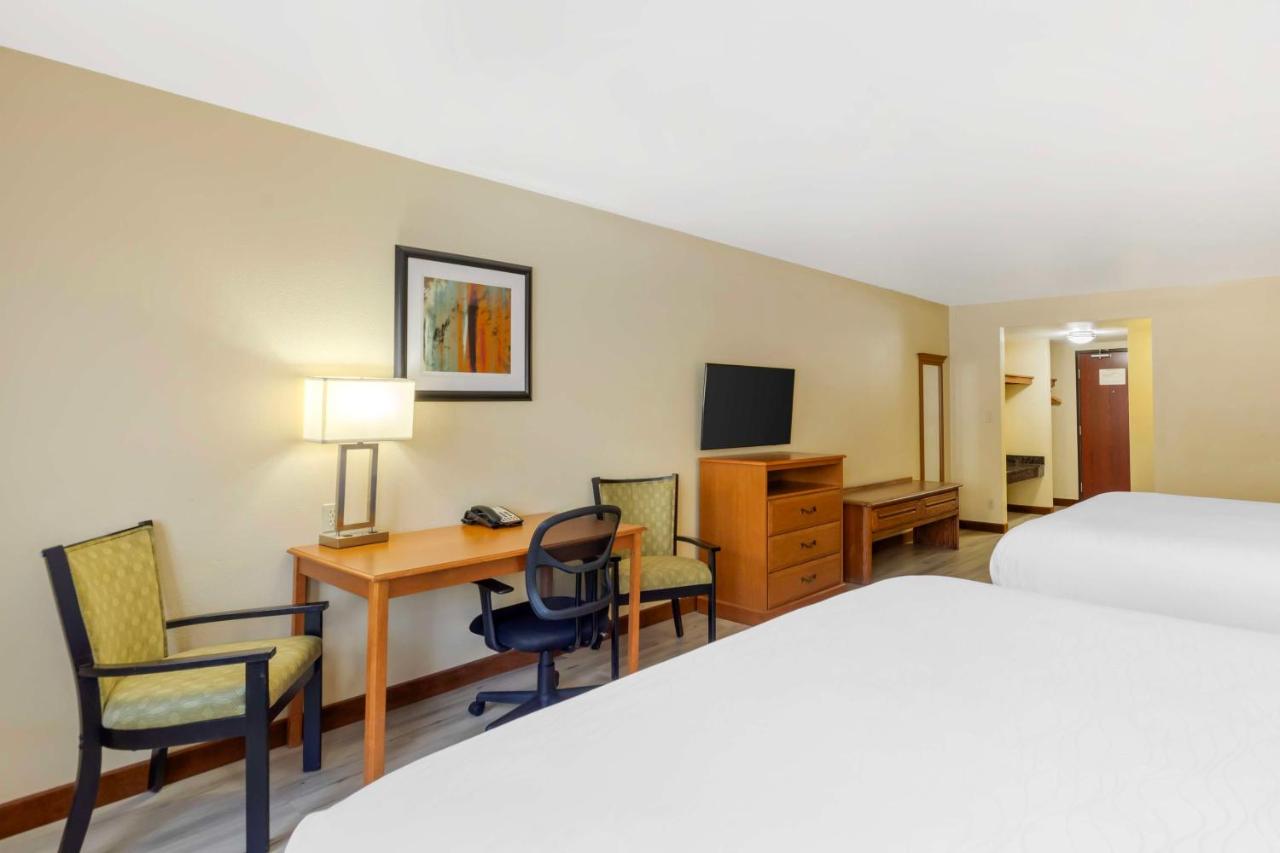 Deluxe King Room with Two King Beds - Non-Smoking at Best Western Kiva Inn