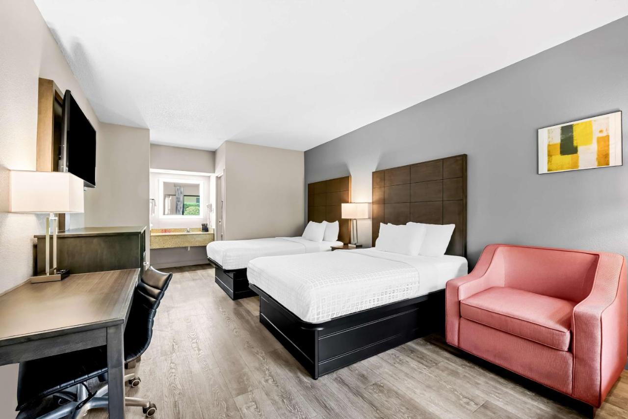 | SureStay Plus Hotel by Best Western Southern Pines Pinehurst