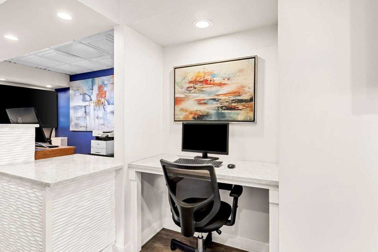 | SureStay Plus Hotel by Best Western Southern Pines Pinehurst