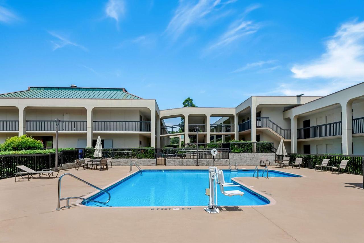 | SureStay Plus Hotel by Best Western Southern Pines Pinehurst